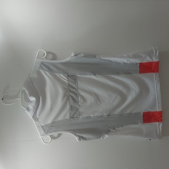 Brand New Nivo Sports Women's Tanktop - Picture 2 of 5